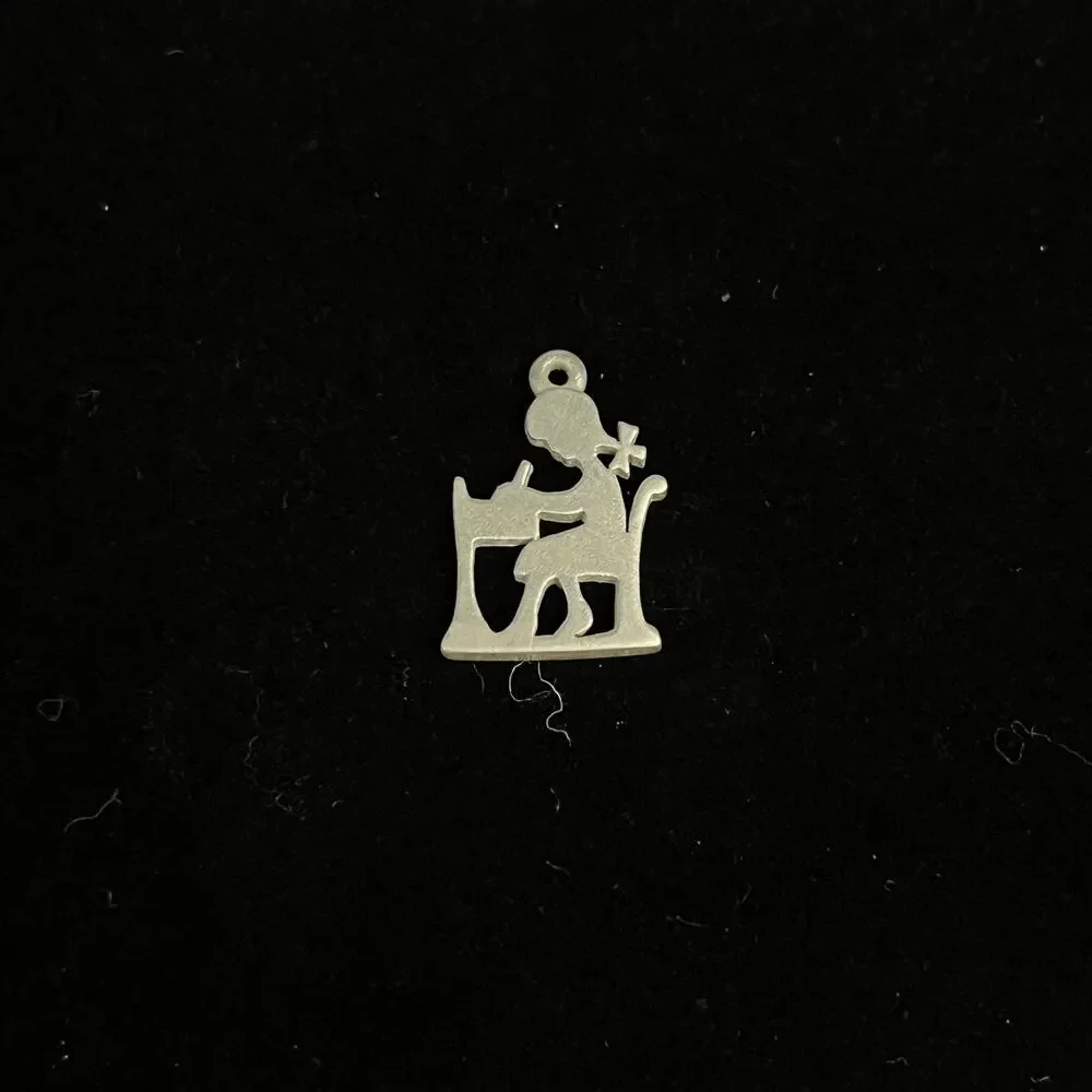 Rare Retired James Avery Sterling Silver Little School Girl Sitting Desk Charm